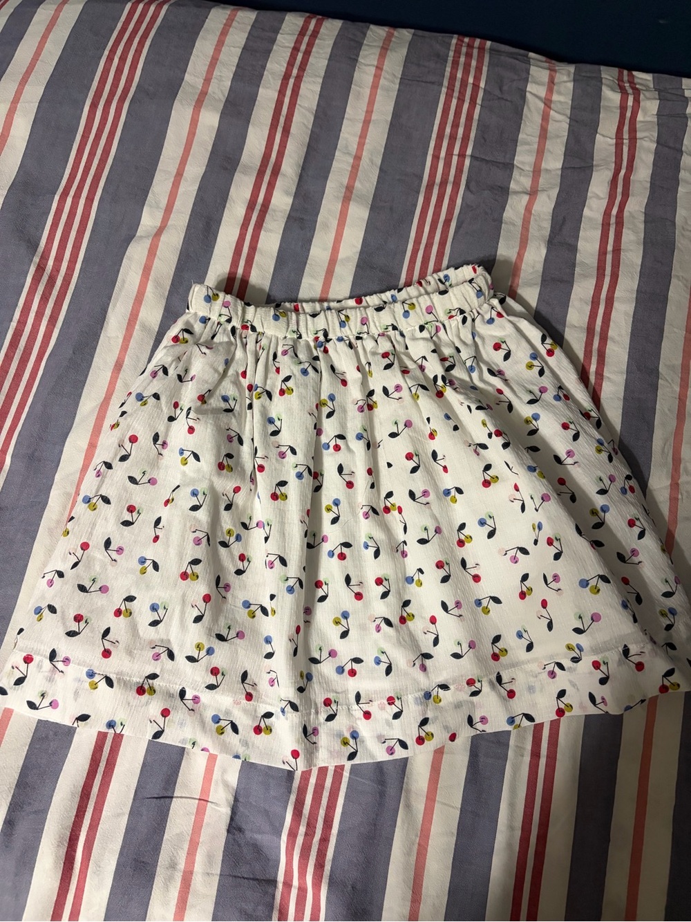 Bonpoint White Skirt with cherry print. Size 12. Perfect condition